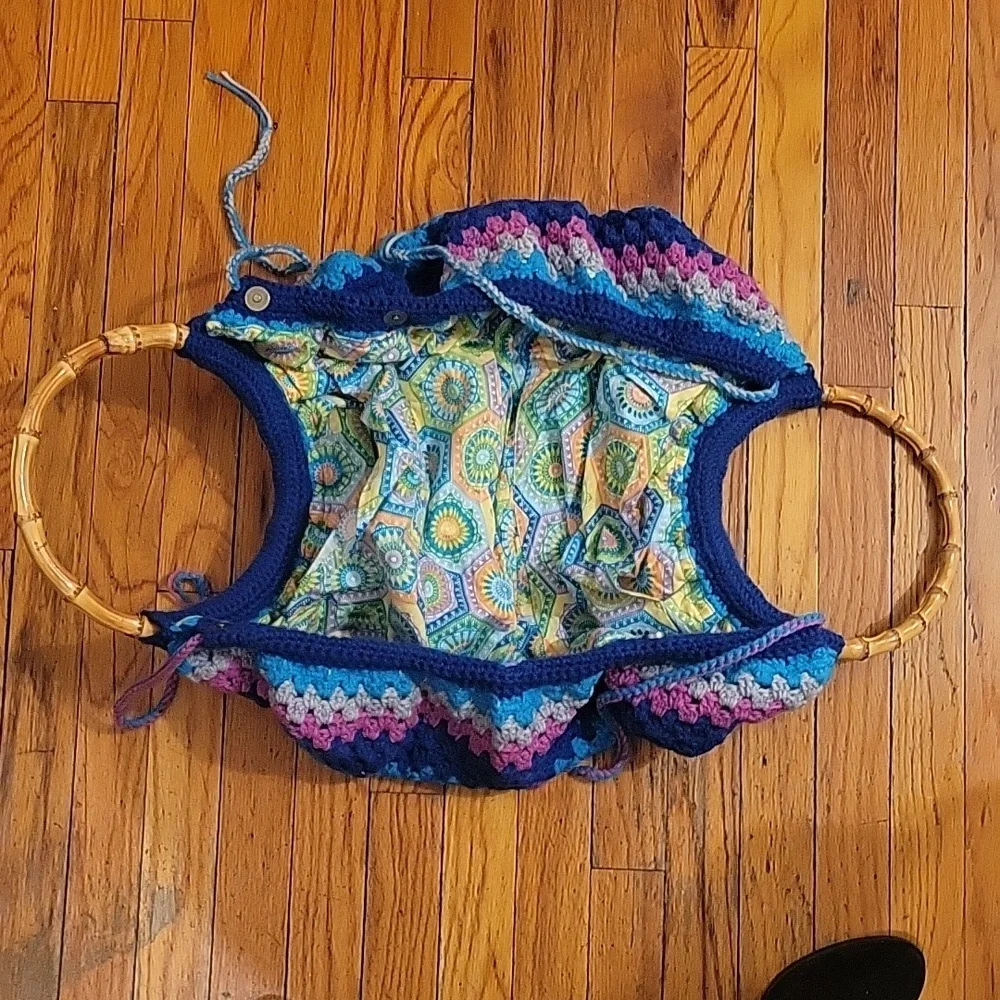 Fat Bottom Crochet‎ Granny Bag with Bamboo Handles EUC